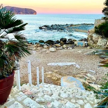 In - El Faro Moraira